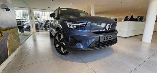 VOLVO-EX40-2026
