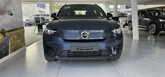 VOLVO-EX40-2026