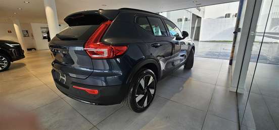 VOLVO-EX40-2026