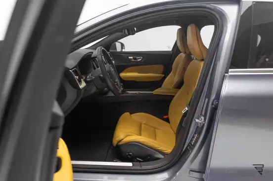 VOLVO-S60-2019