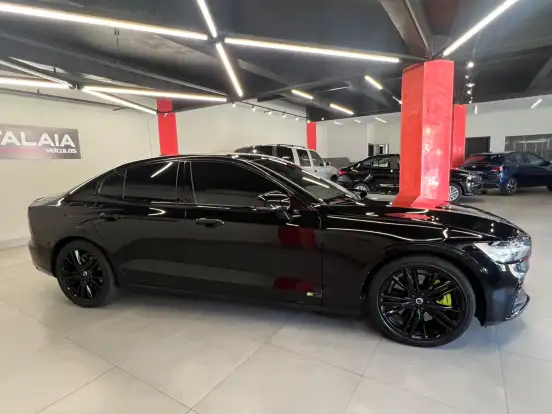 VOLVO-S60-2.0 T8 R-DESIGN HÍBRIDO 4P AUTOMÁTICO VOLVO-S60-2019