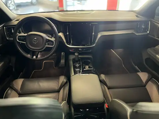 VOLVO-S60-2.0 T8 R-DESIGN HÍBRIDO 4P AUTOMÁTICO VOLVO-S60-2019