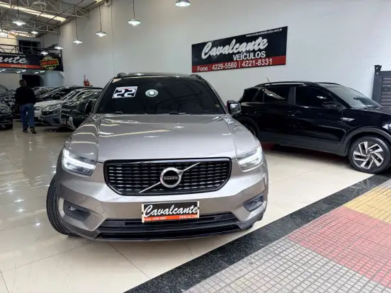 VOLVO-XC40-2021