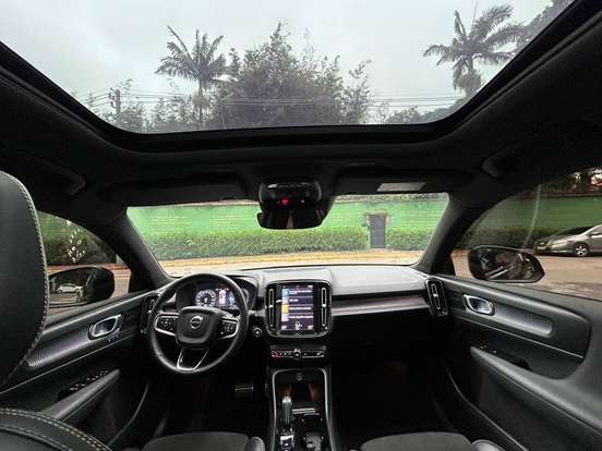 VOLVO-XC40-1.5 T5 RECHARGE R-DESIGN GEARTRONIC VOLVO-XC40-2021