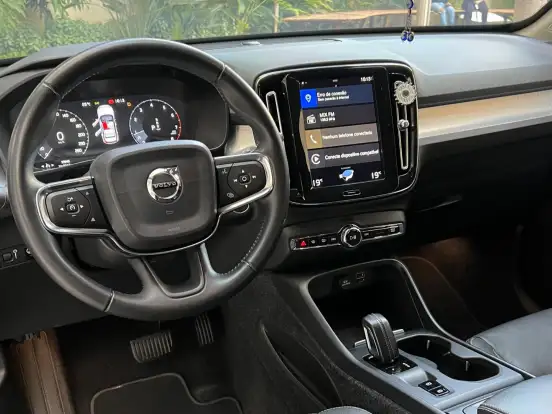 VOLVO-XC40-2.0 T5 GASOLINA MOMENTUM AWD GEARTRONIC VOLVO-XC40-2018