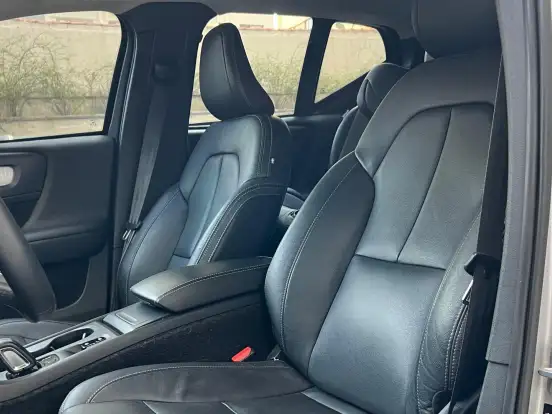 VOLVO-XC40-2.0 T5 GASOLINA MOMENTUM AWD GEARTRONIC VOLVO-XC40-2018