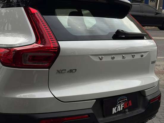 VOLVO-XC40-2.0 T4 GASOLINA GEARTRONIC VOLVO-XC40-2019