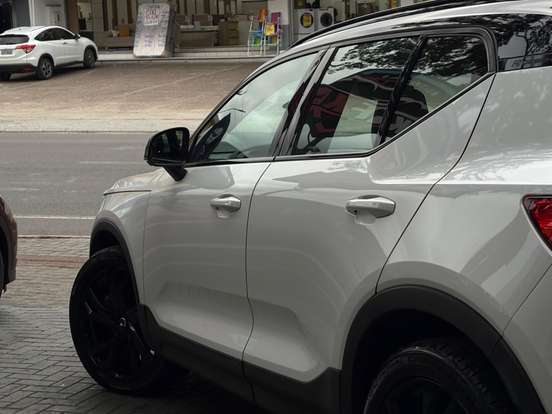 VOLVO-XC40-2.0 T4 GASOLINA GEARTRONIC VOLVO-XC40-2019