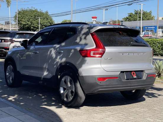VOLVO-XC40-2.0 T4 GASOLINA GEARTRONIC VOLVO-XC40-2019