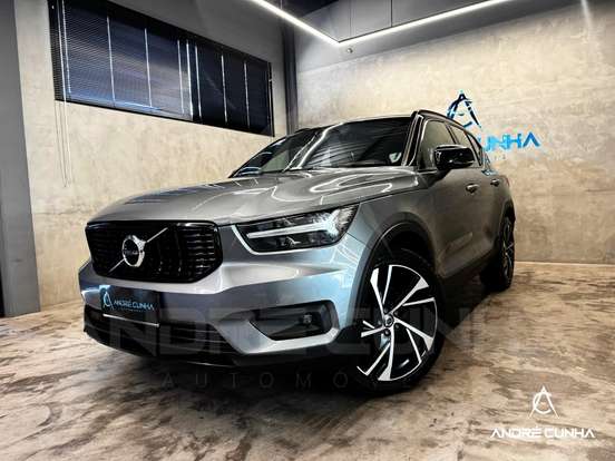 VOLVO-XC40-2018