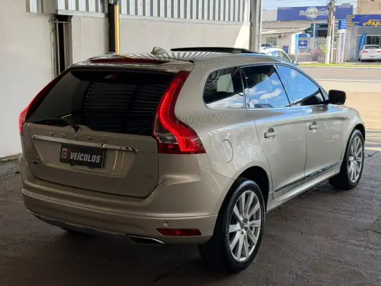 VOLVO-XC60-2016