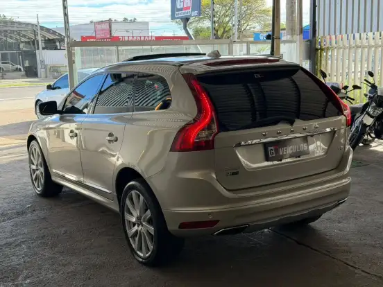 VOLVO-XC60-2016