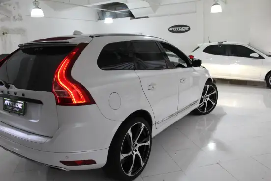 VOLVO-XC60-2016