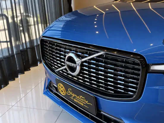 VOLVO-XC60-2021