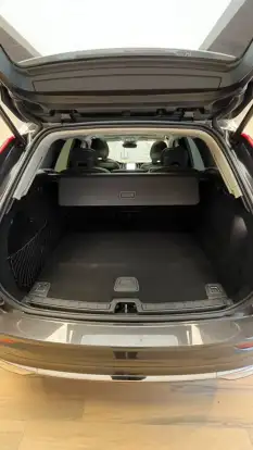 VOLVO-XC60-2023