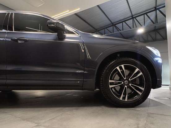 VOLVO-XC60-2019