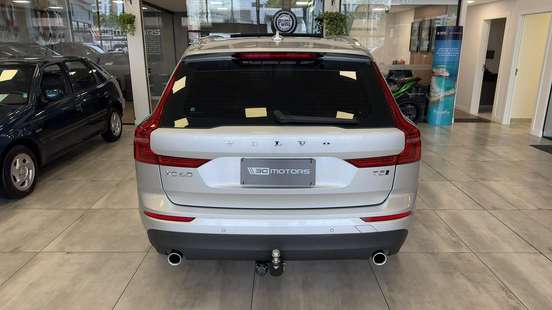 VOLVO-XC60-2.0 T5 GASOLINA MOMENTUM AWD GEARTRONIC VOLVO-XC60-2019