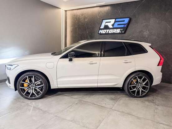 VOLVO-XC60-2021