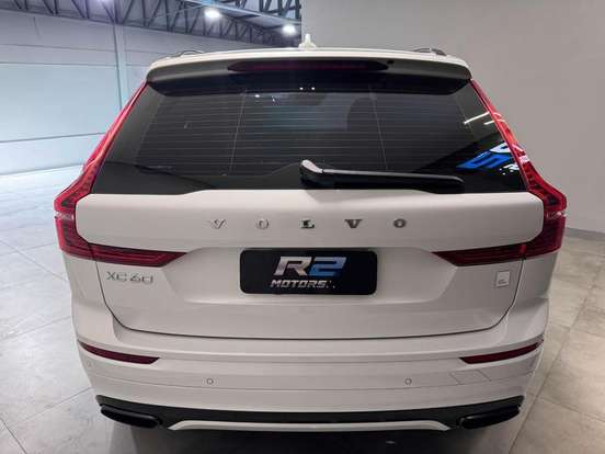 VOLVO-XC60-2021