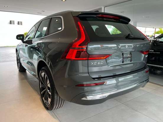 VOLVO-XC60-2026