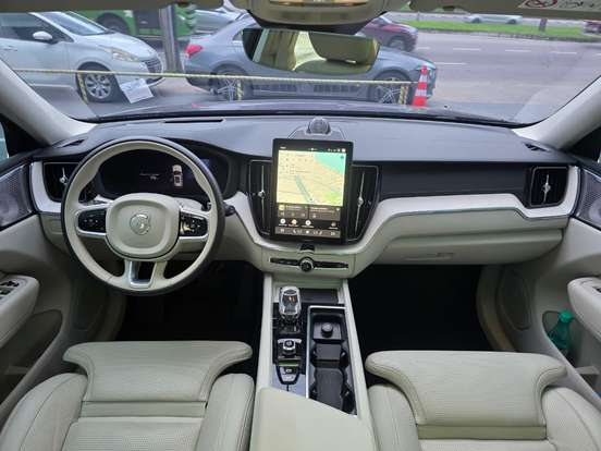 VOLVO-XC60-2026