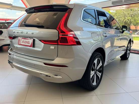 VOLVO-XC60-2023