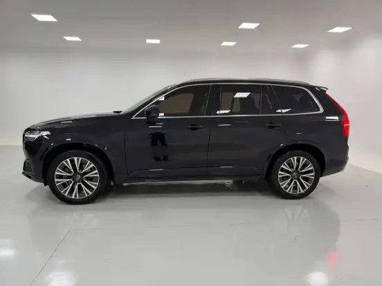 VOLVO-XC90-2020