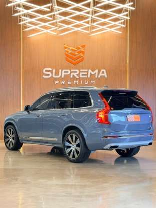 VOLVO-XC90-2021