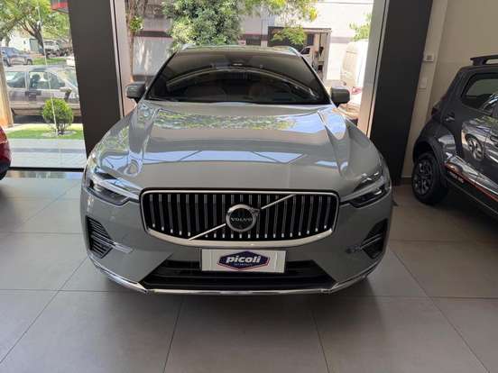 VOLVO-XC90-2023