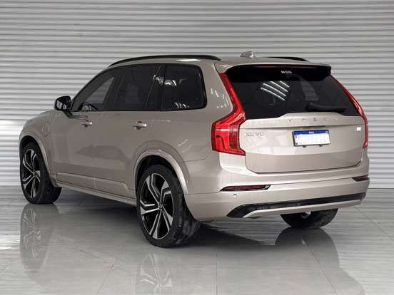 VOLVO-XC90-2022