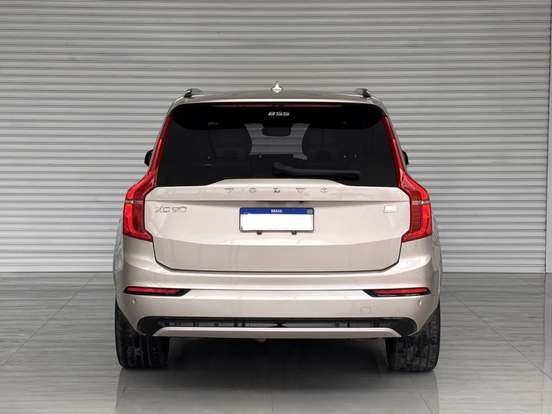 VOLVO-XC90-2022