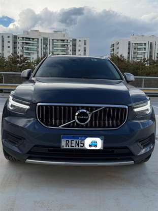 VOLVO-XC40-2021