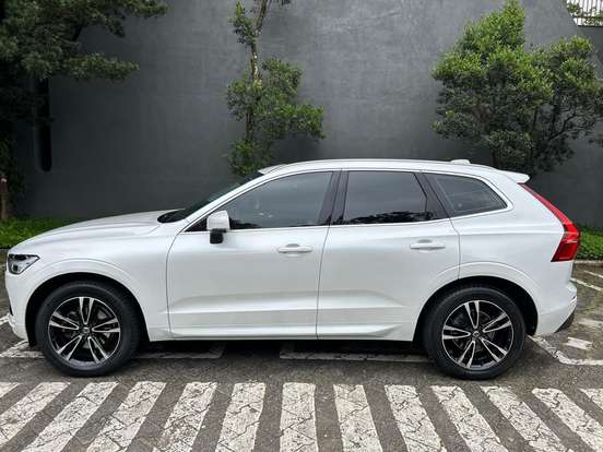 VOLVO-XC60-2.0 T5 GASOLINA MOMENTUM AWD GEARTRONIC VOLVO-XC60-2020