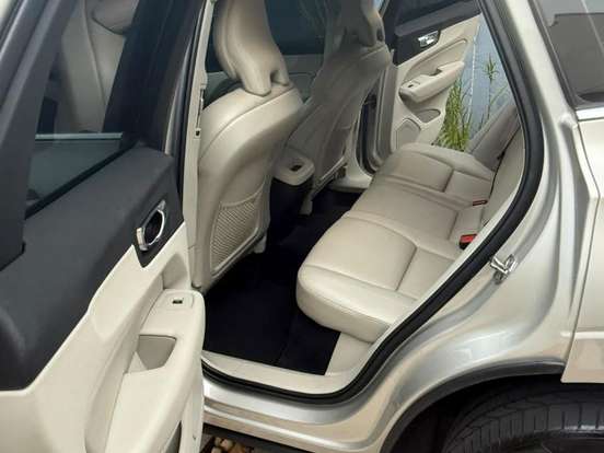VOLVO-XC60-2.0 T5 GASOLINA MOMENTUM AWD GEARTRONIC VOLVO-XC60-2018