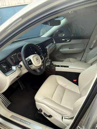 VOLVO-XC60-2018