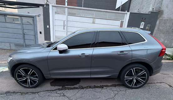 VOLVO-XC60-2018