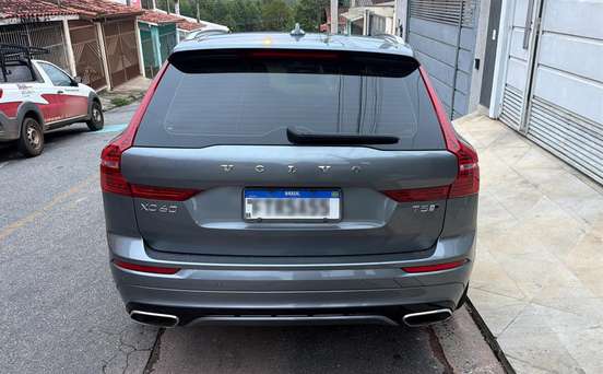 VOLVO-XC60-2018