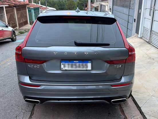 VOLVO-XC60-2.0 T5 GASOLINA R-DESIGN AWD GEARTRONIC VOLVO-XC60-2018