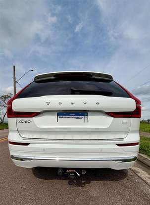 VOLVO-XC60-2023