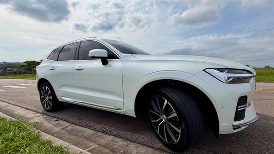VOLVO-XC60-2023