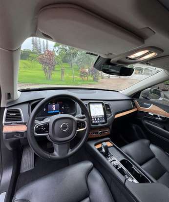 VOLVO-XC90-2022