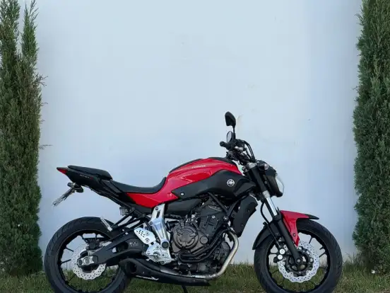 YAMAHA-MT-07 YAMAHA-MT-07-2015