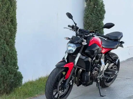 YAMAHA-MT-07 YAMAHA-MT-07-2015