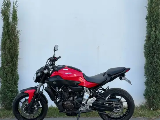 YAMAHA-MT-07 YAMAHA-MT-07-2015