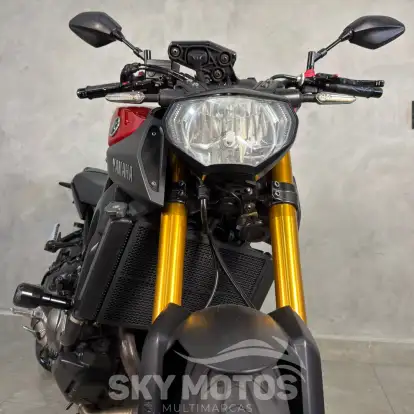 YAMAHA-MT-09-2017
