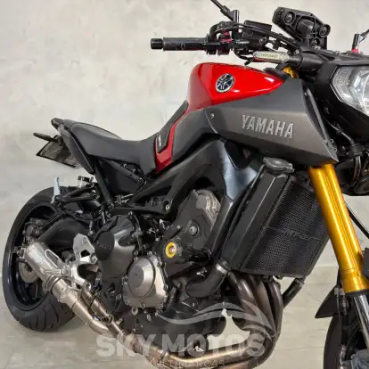 YAMAHA-MT-09-2017