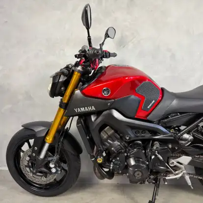 YAMAHA-MT-09-2017