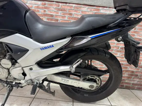 YAMAHA-YS 250 FAZER YAMAHA-YS 250 FAZER-2015