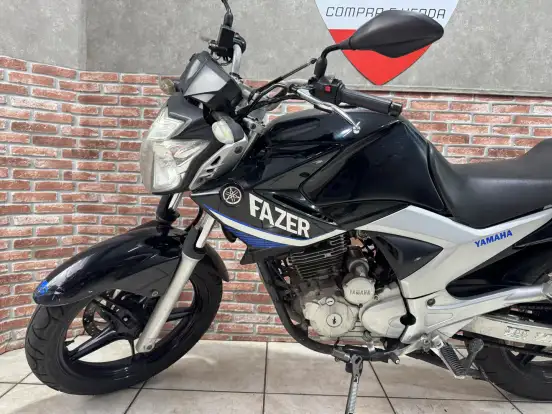 YAMAHA-YS 250 FAZER-2015