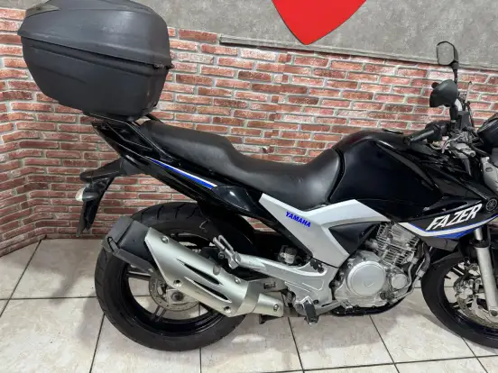 YAMAHA-YS 250 FAZER YAMAHA-YS 250 FAZER-2015